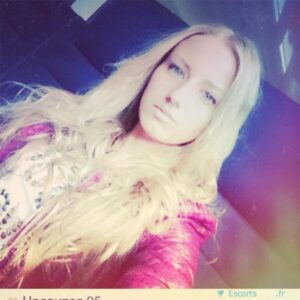 56c65c4d 1591689995 442 300x300