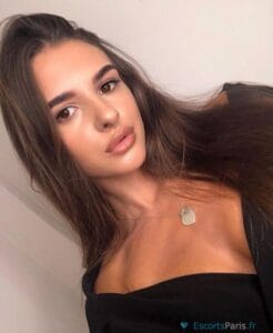 nika 1606124873 191 e 246x300