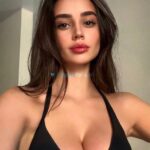 lana modelparis 1729172275 693 e 150x150