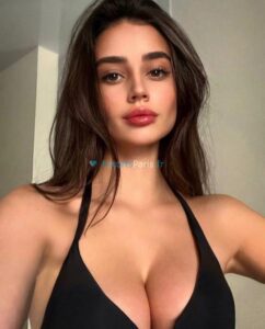 lana modelparis 1729172275 693 e 242x300