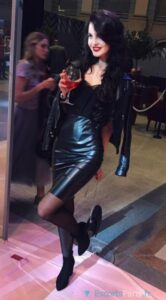 2dc51377 1591654974 70 166x300