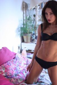 2edb27ea 1591790791 430 200x300