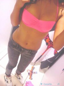 4c493ddb 1591795379 652 225x300