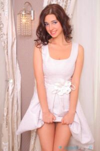 65964f21 1591654431 491 200x300