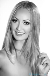 andrea 1589626596 74 e 200x300