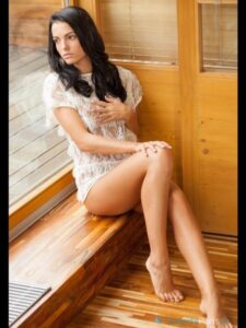 b4e65f80 1591791693 180 225x300