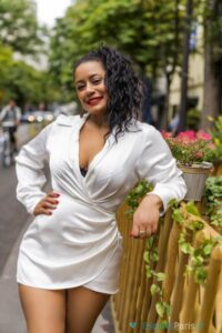 belle femme massotherapeute pour vous 1656797294 660 e 200x300