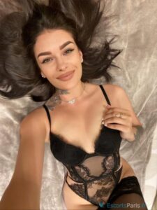 emily af 1627061511 559 e 225x300