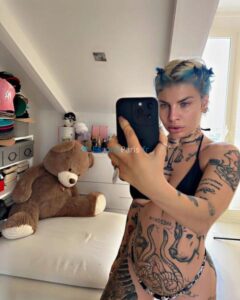 felicia ta faiblesse 1721002835 280 e 240x300