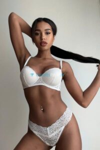 gloria 1687446111 148 e 200x300