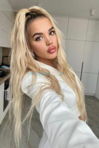 karina 1684576180 273 e 200x300