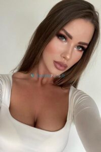 melani 1675773088 271 e 200x300