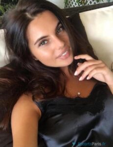 perfect girl 1592404751 447 e 231x300