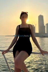 stephanie 1700131976 543 e 200x300